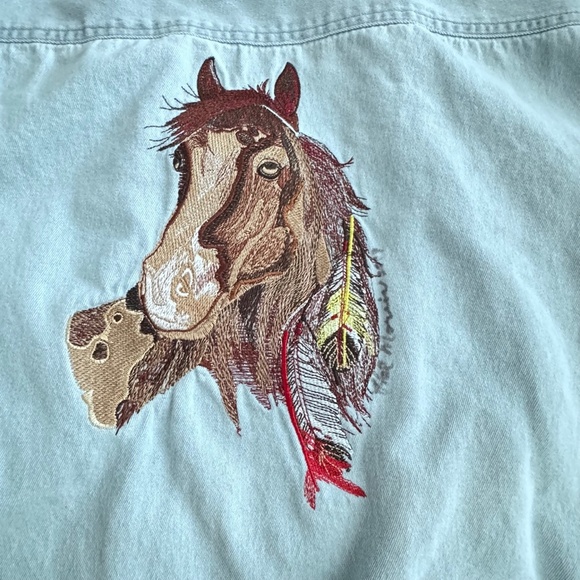 "HORSE FEATHERS" Chambray shirt with embroidered horse with feathers sz xl - Picture 4 of 4
